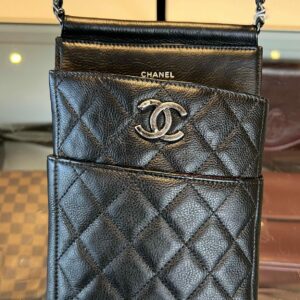 Chanel CC Waiter chain clutch