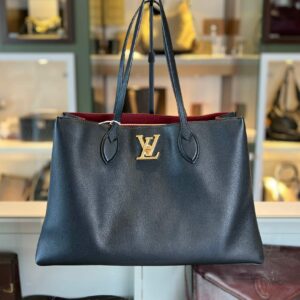 louis vuitton lock me tote bag