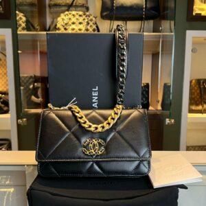 chanel wallet on chain 19