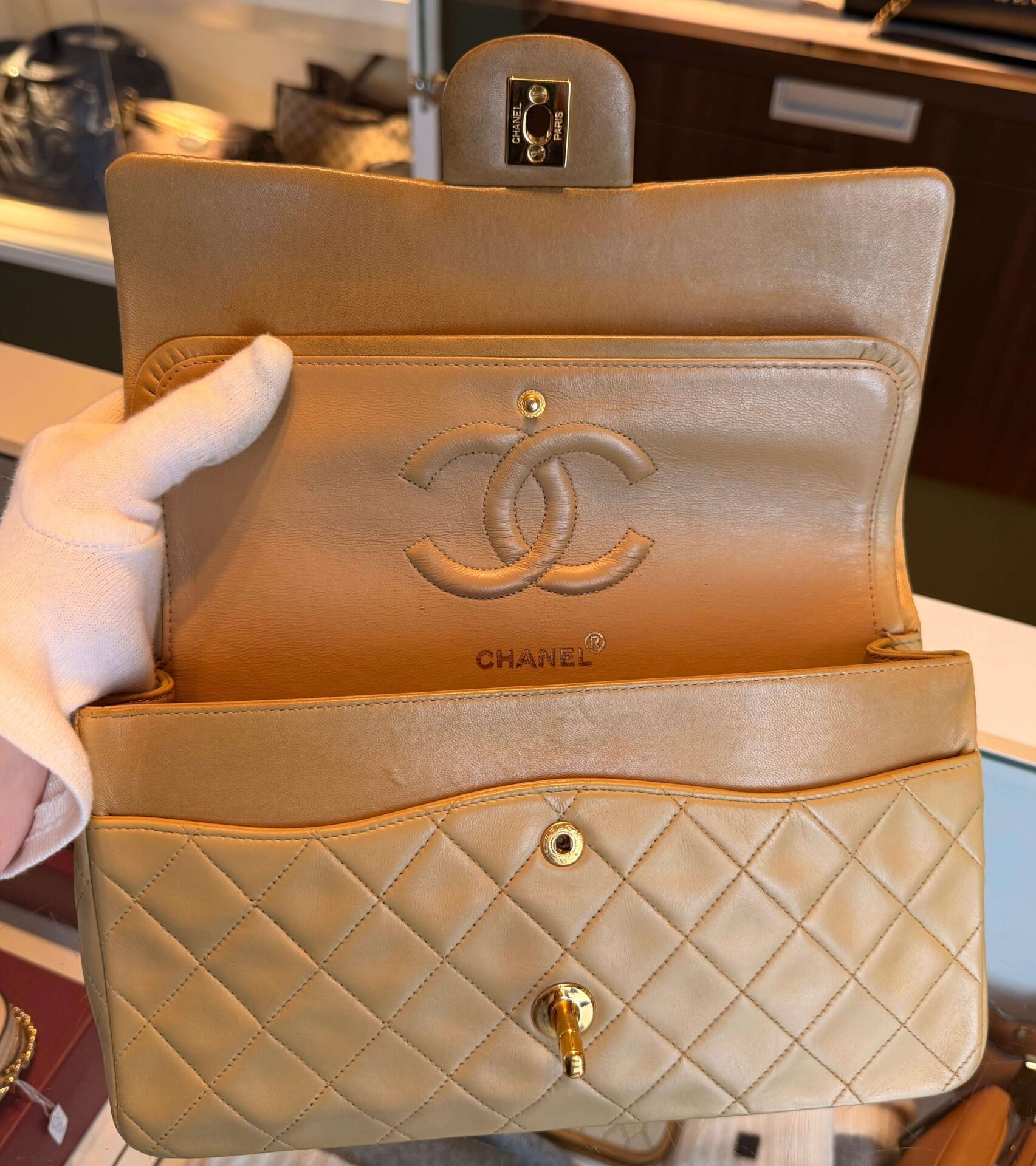 Chanel Classic Medium Double Flap Bag - Afbeelding 9