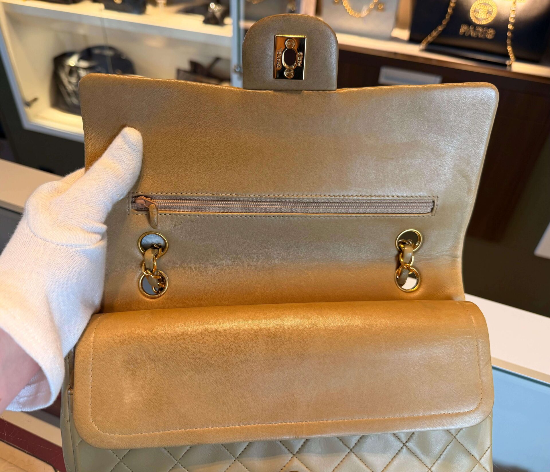 Chanel Classic Medium Double Flap Bag - Afbeelding 7