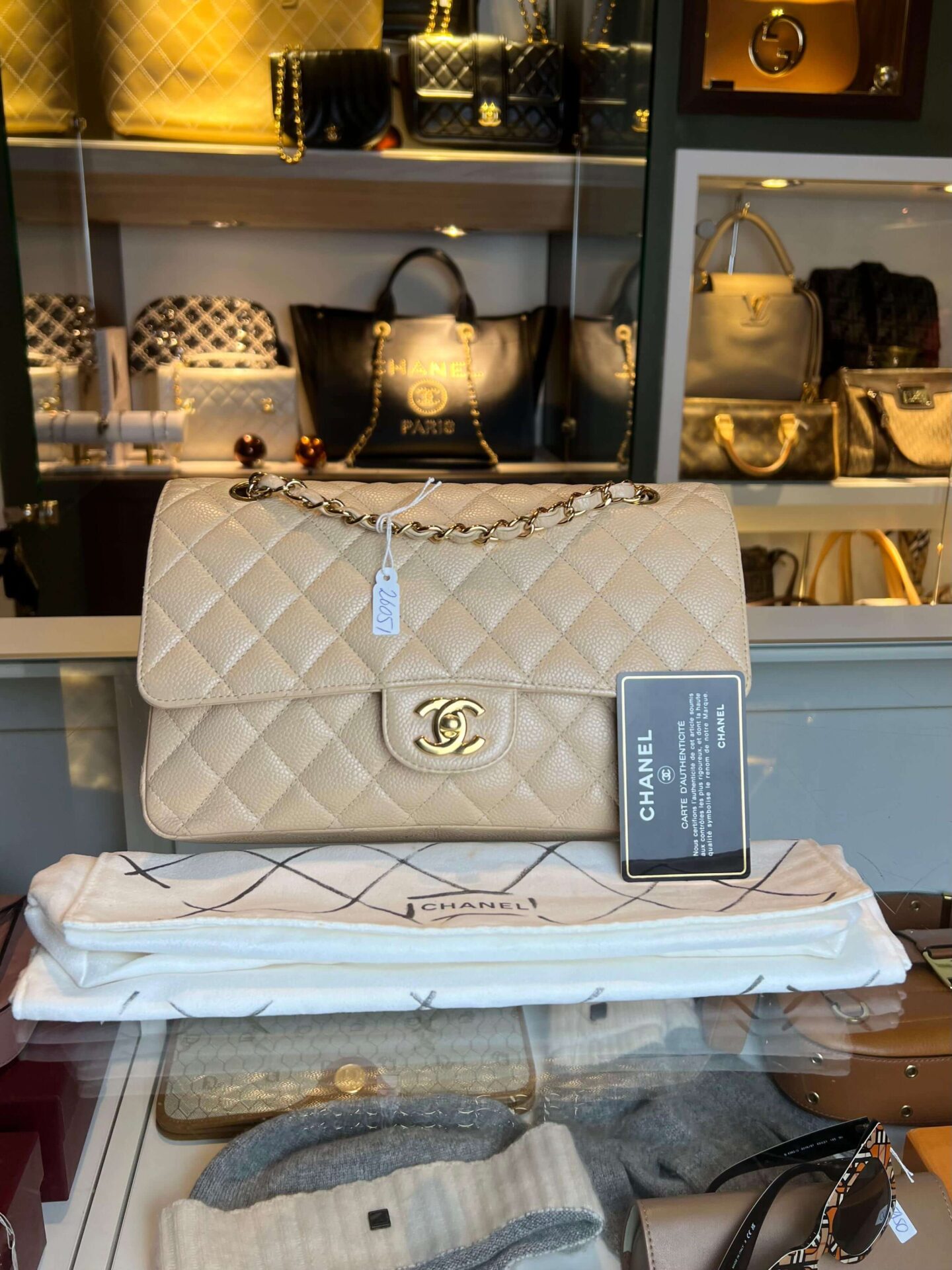 chanel classic double flap bag medium