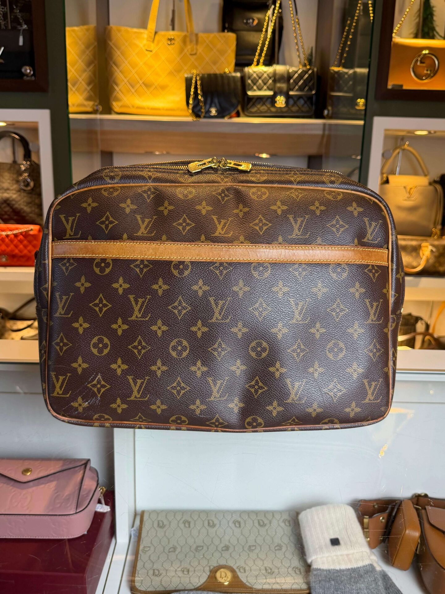 Louis Vuitton Reporter GM Messenger Bag