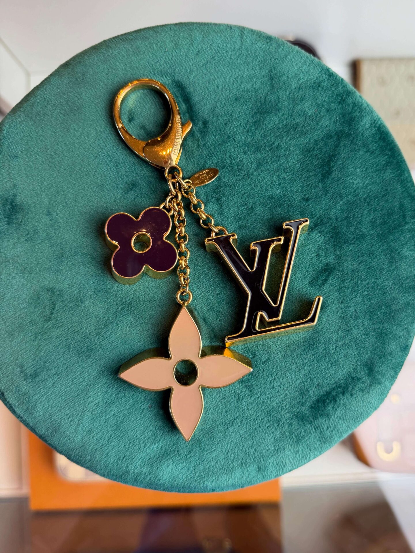 Louis Vuitton Fleur de Monogram sleutelhanger