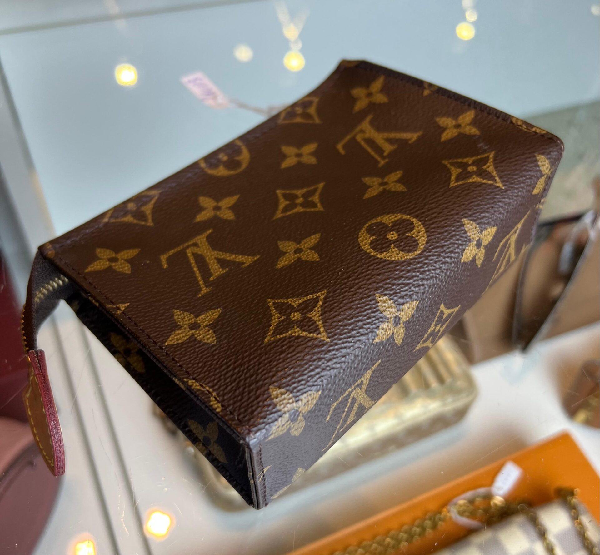 Louis Vuitton Toilette Pouch 14cm - Afbeelding 11