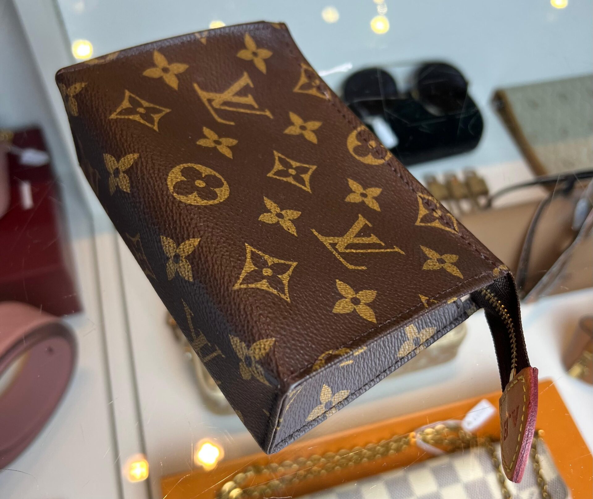 Louis Vuitton Toilette Pouch 14cm - Afbeelding 7