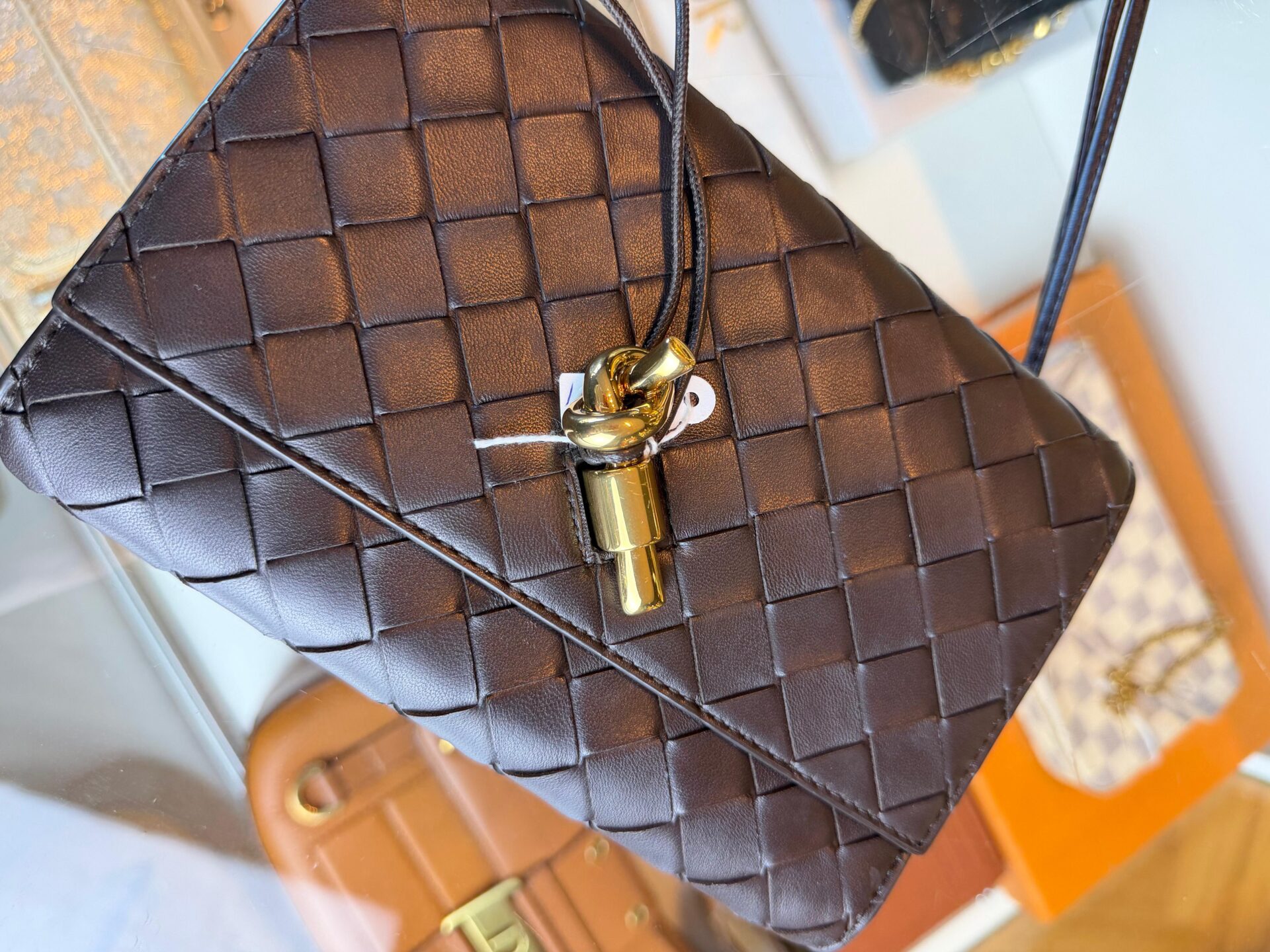 Bottega Veneta Andiamo Pouch Fondant - Afbeelding 4