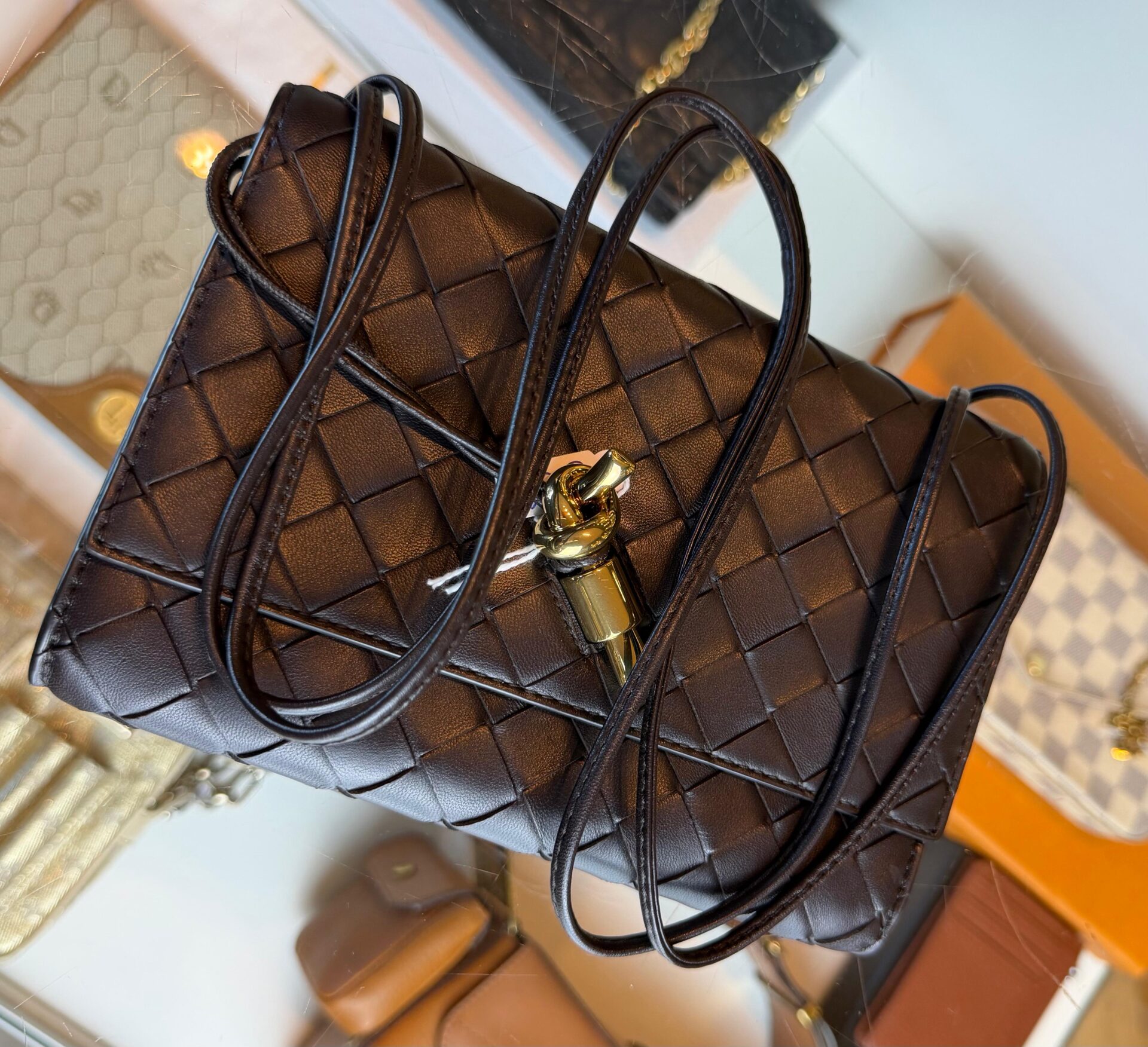 Bottega Veneta Andiamo Pouch Fondant - Afbeelding 13