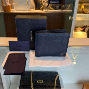 prada wallet