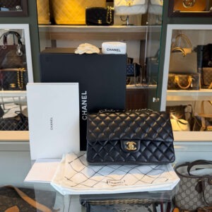 chanel classic double flap bag medium