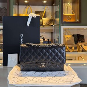 Chanel Classic Jumbo Double Flap Bag (Caviar)