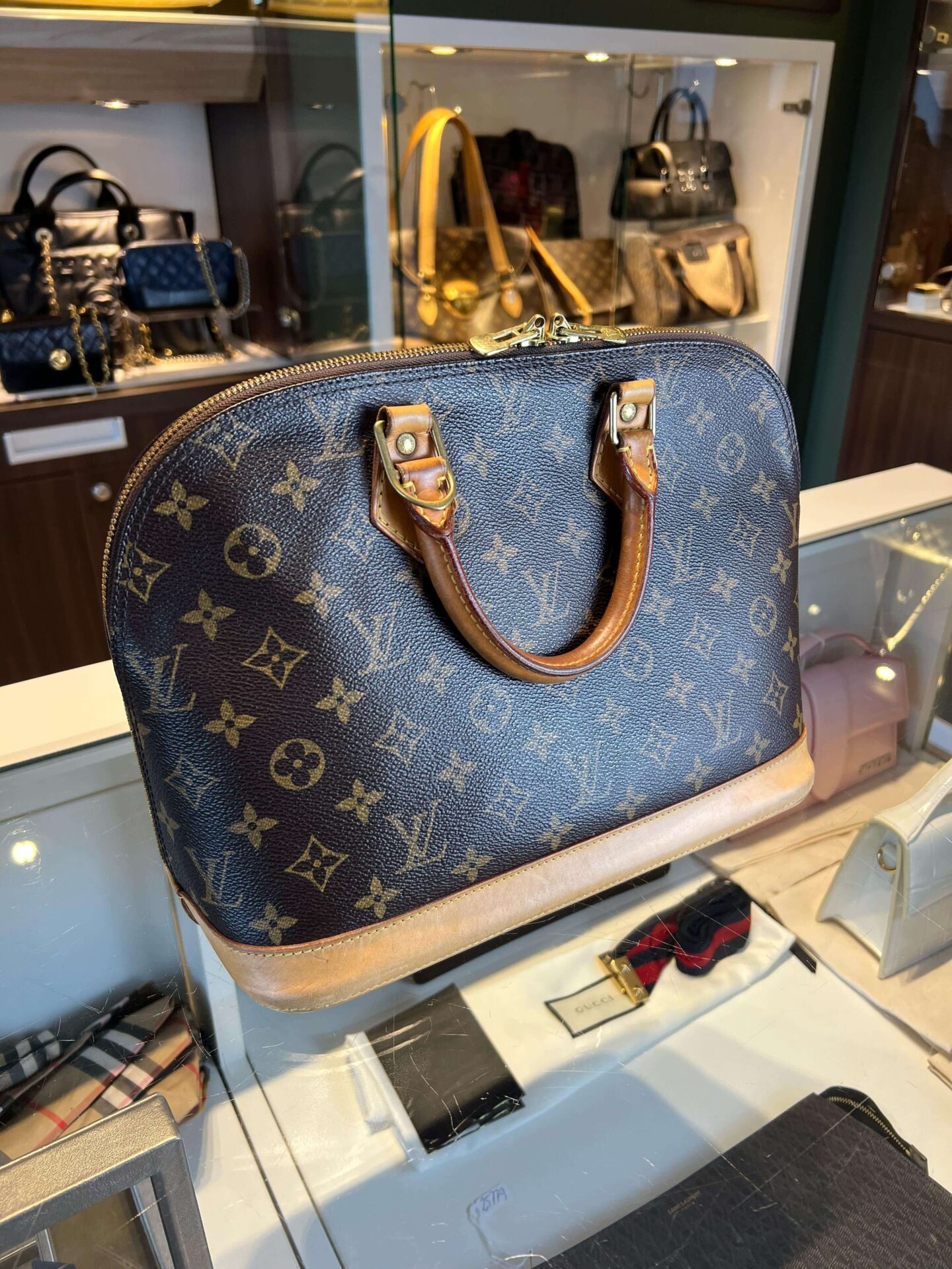 Louis Vuitton Alma - Afbeelding 4