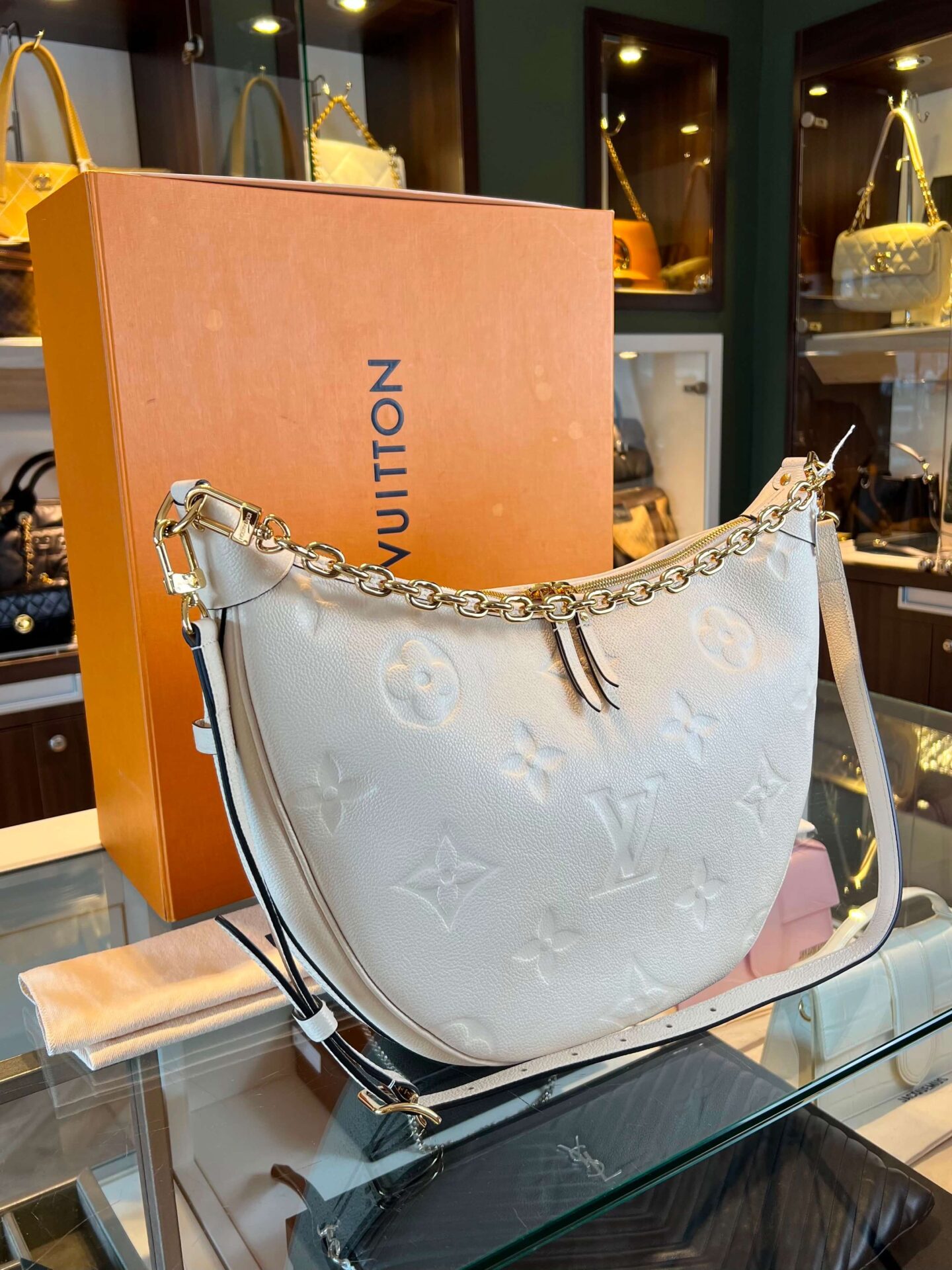 Louis Vuitton Loop Hobo GM - Afbeelding 2