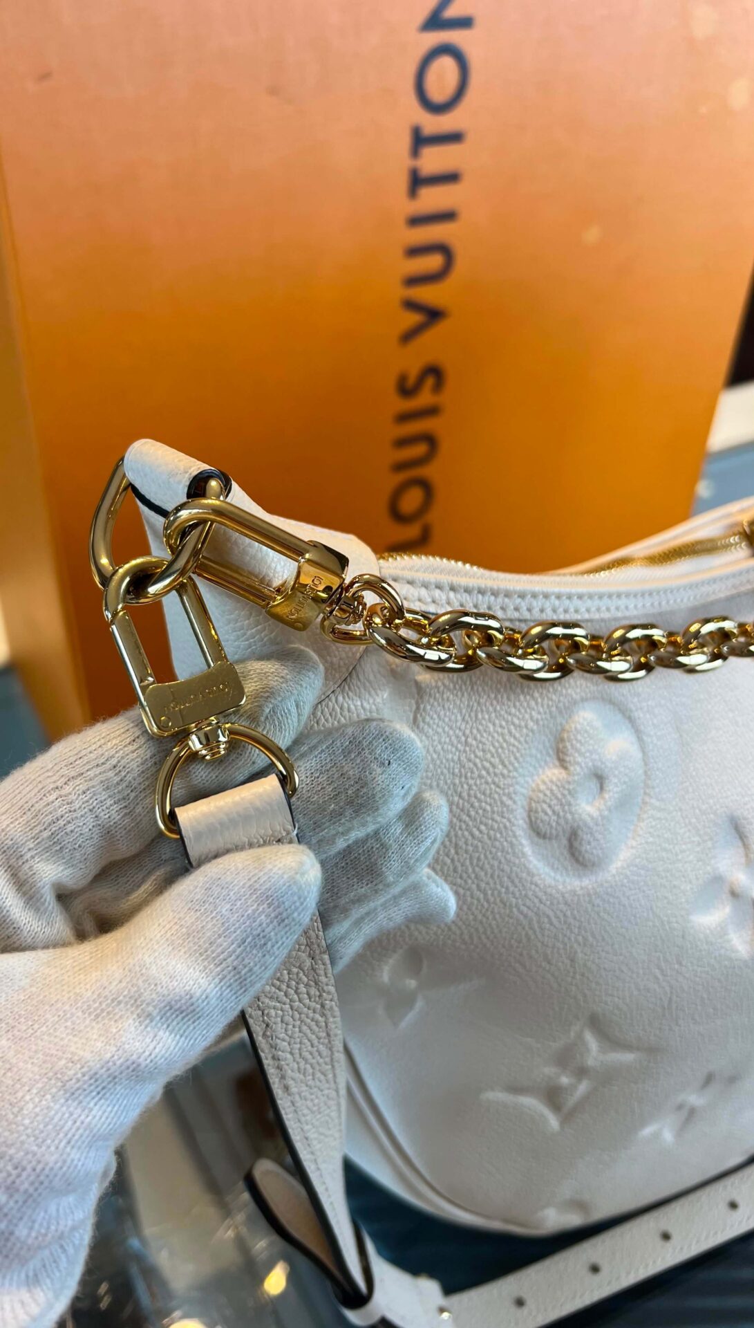 Louis Vuitton Loop Hobo GM - Afbeelding 14
