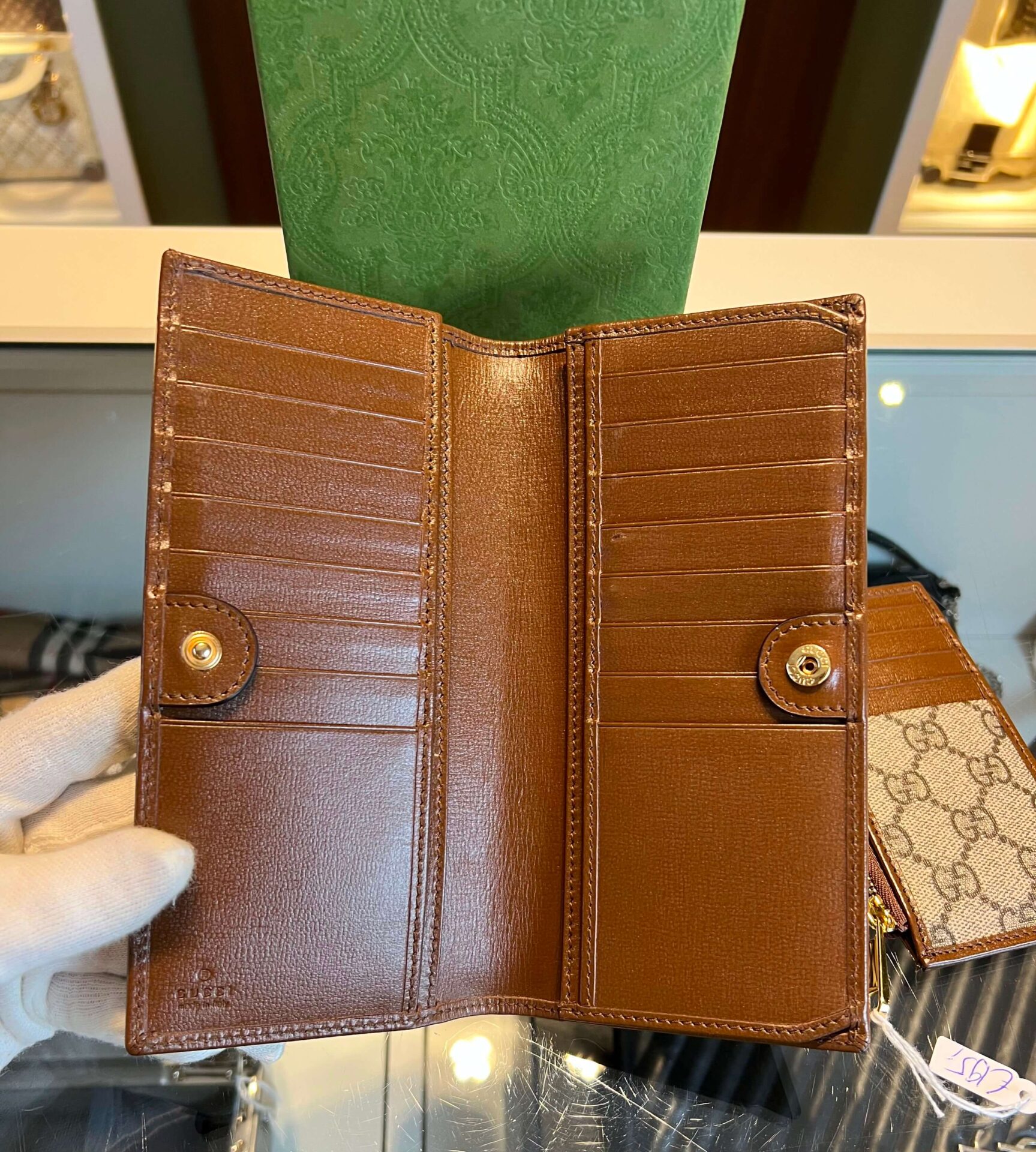 gucci wallet