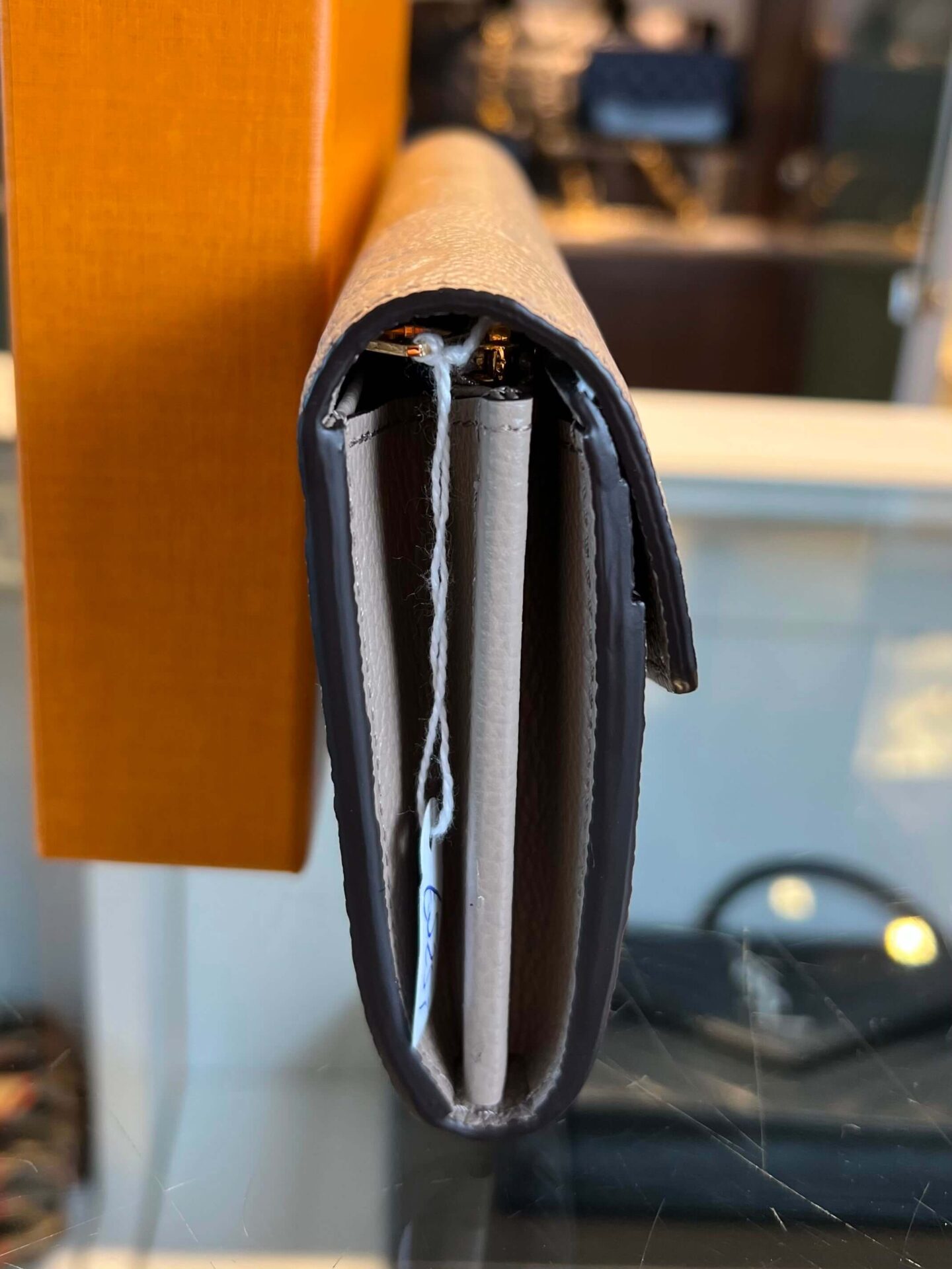 Louis Vuitton Sarah Wallet - Afbeelding 5