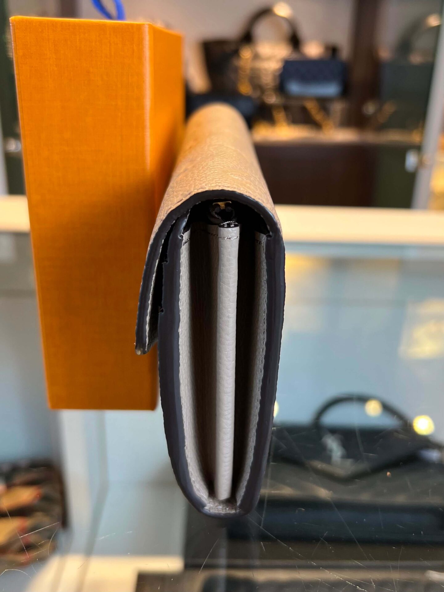 Louis Vuitton Sarah Wallet - Afbeelding 6