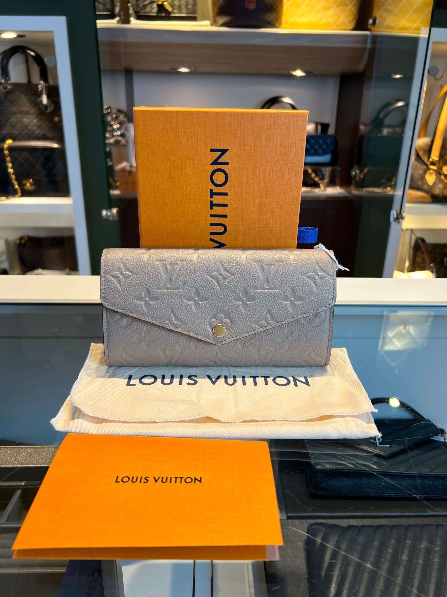louis vuitton sarah wallet