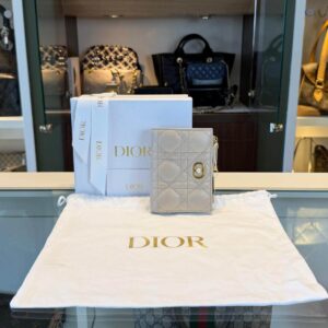 Dior Jolie Dahlia wallet