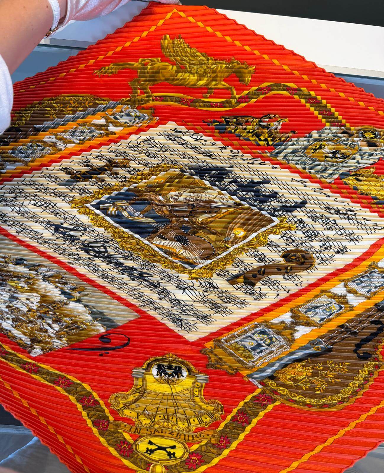 Hermès Salzburg plissé scarf