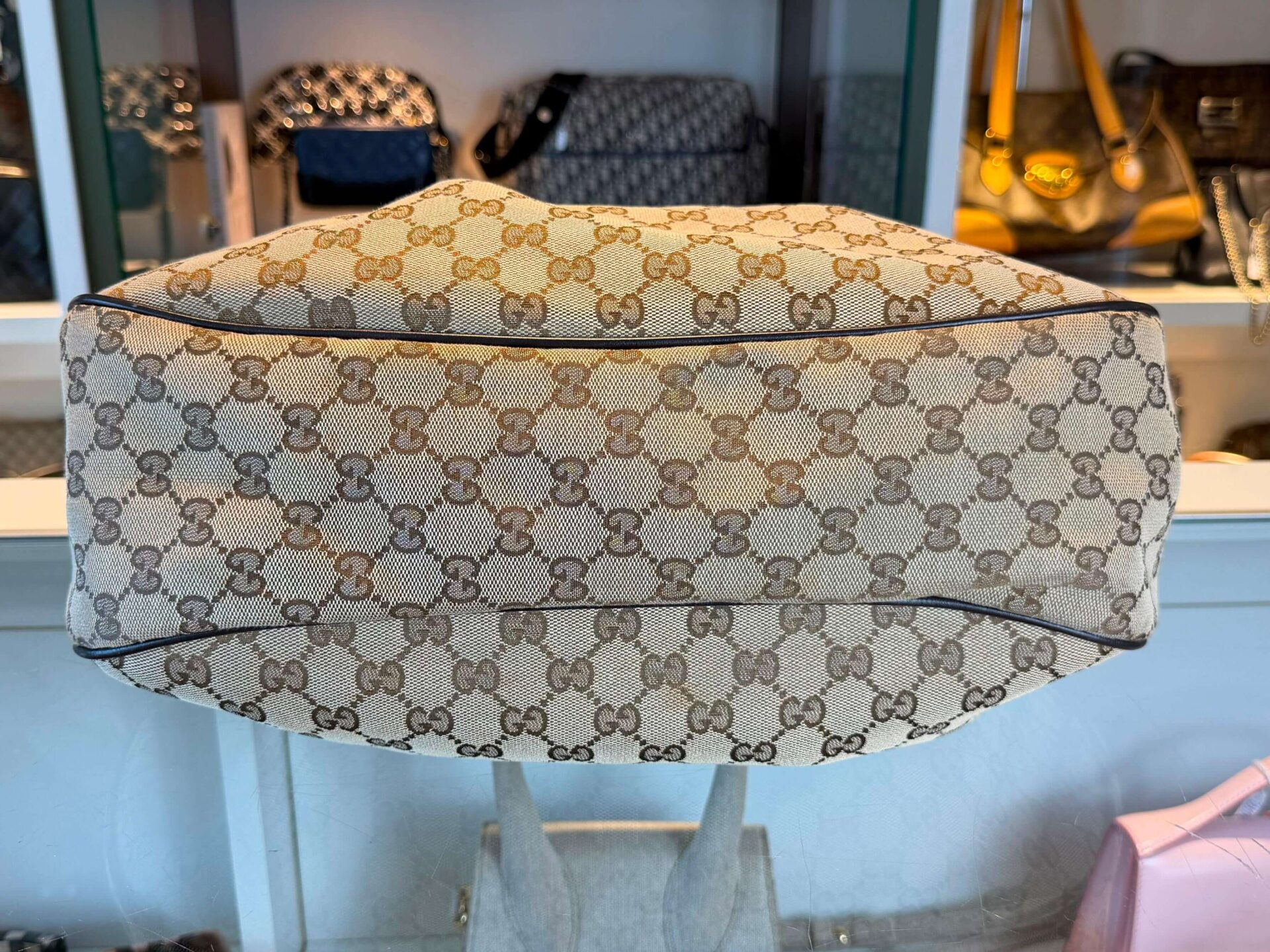 Gucci Sukey Medium Hobo Bag - Afbeelding 12