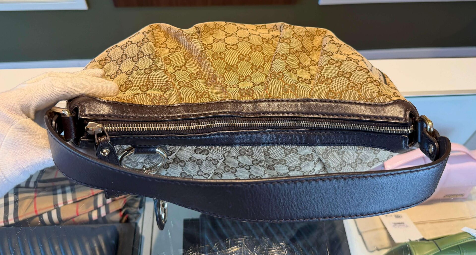 Gucci Sukey Medium Hobo Bag - Afbeelding 13