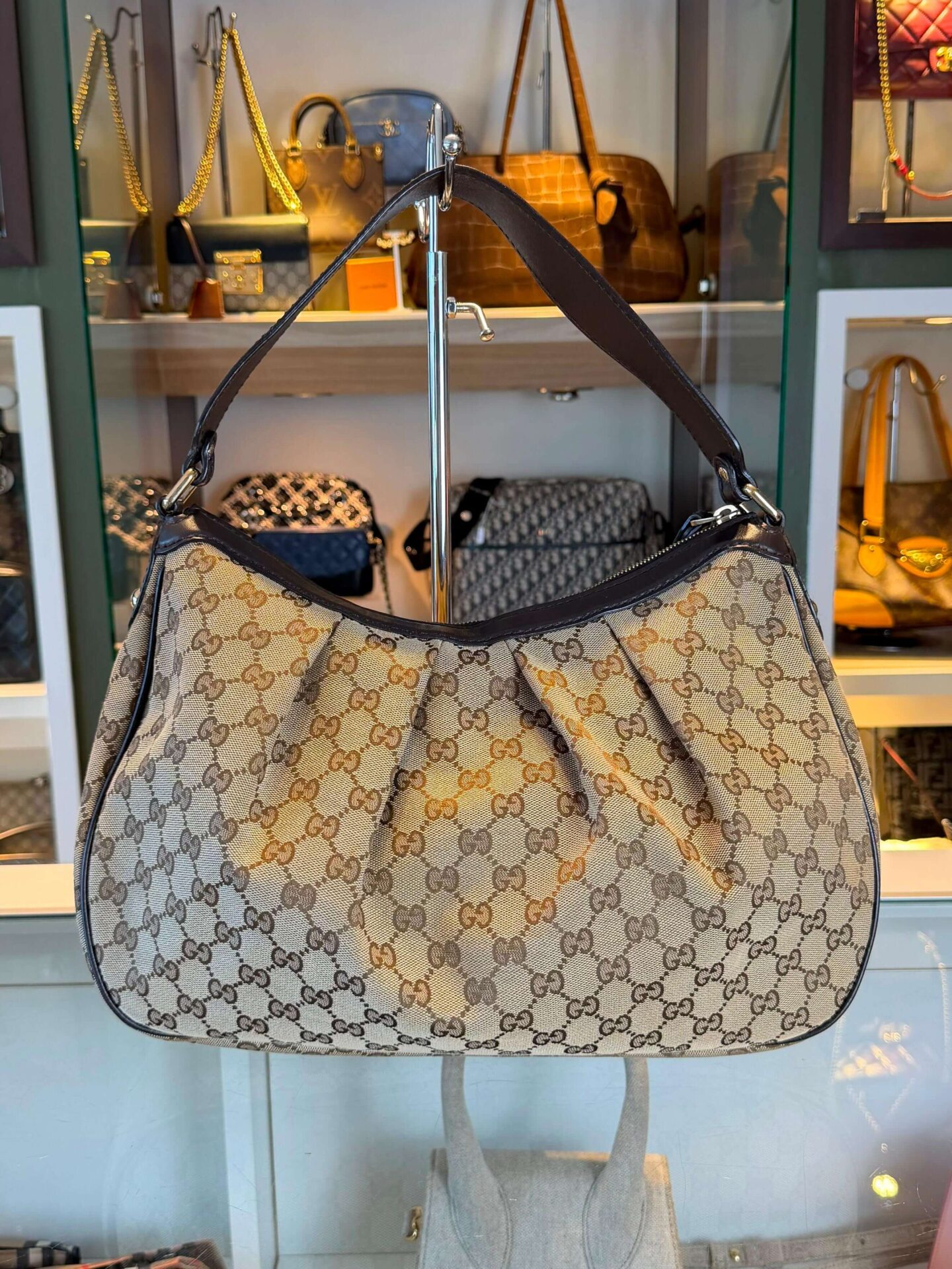 Gucci Sukey Medium Hobo Bag - Afbeelding 4