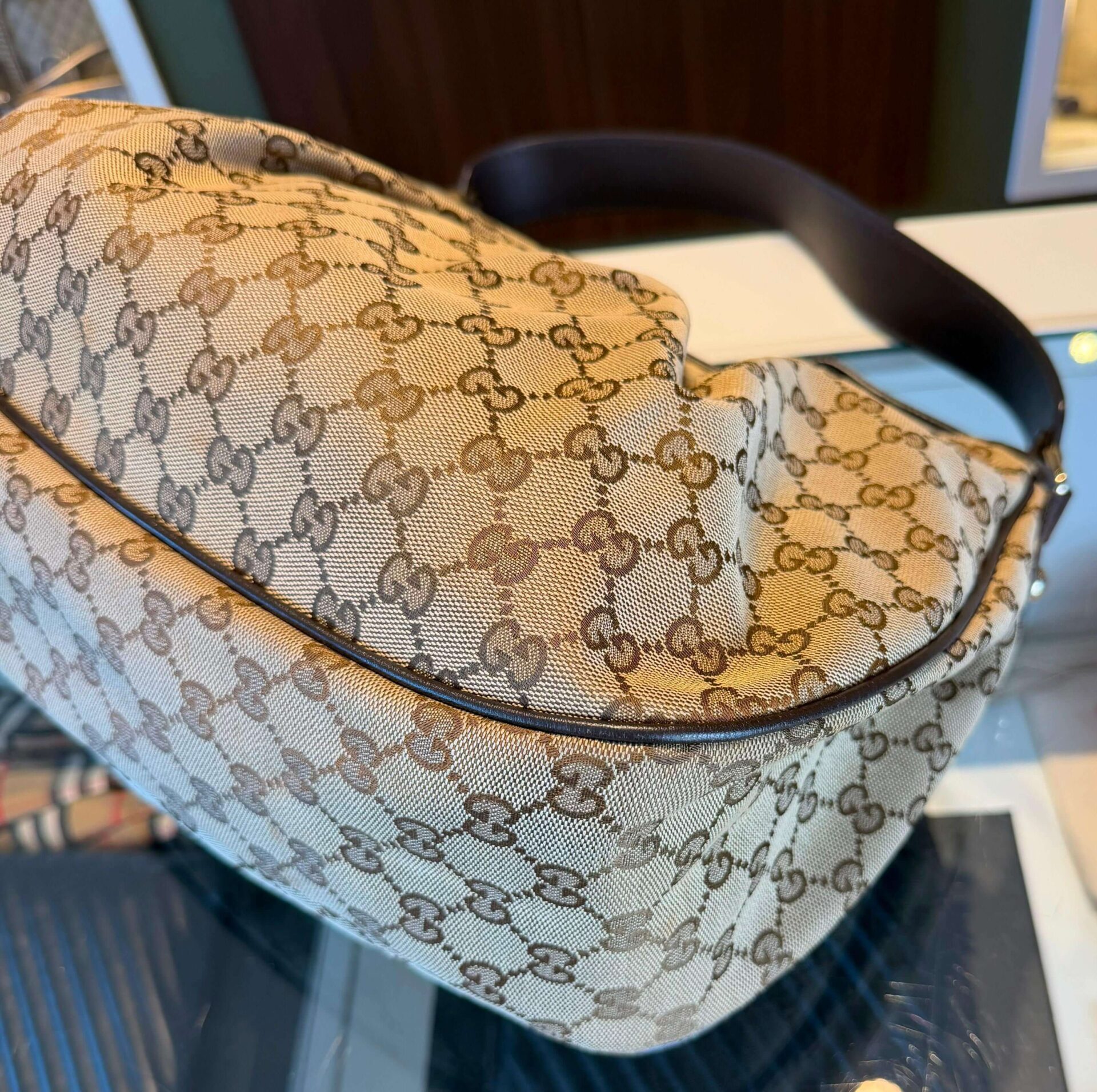 Gucci Sukey Medium Hobo Bag - Afbeelding 9