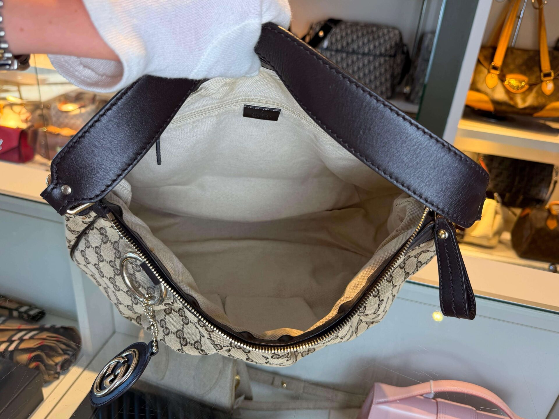 Gucci Sukey Medium Hobo Bag - Afbeelding 14