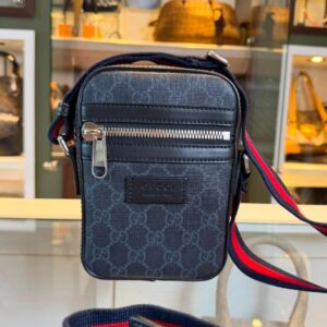 Gucci Small messenger bag