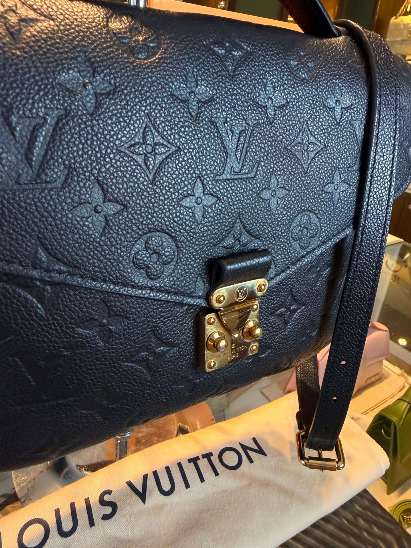 Louis Vuitton Pochette Métis