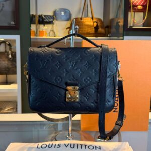 Louis Vuitton Pochette Métis