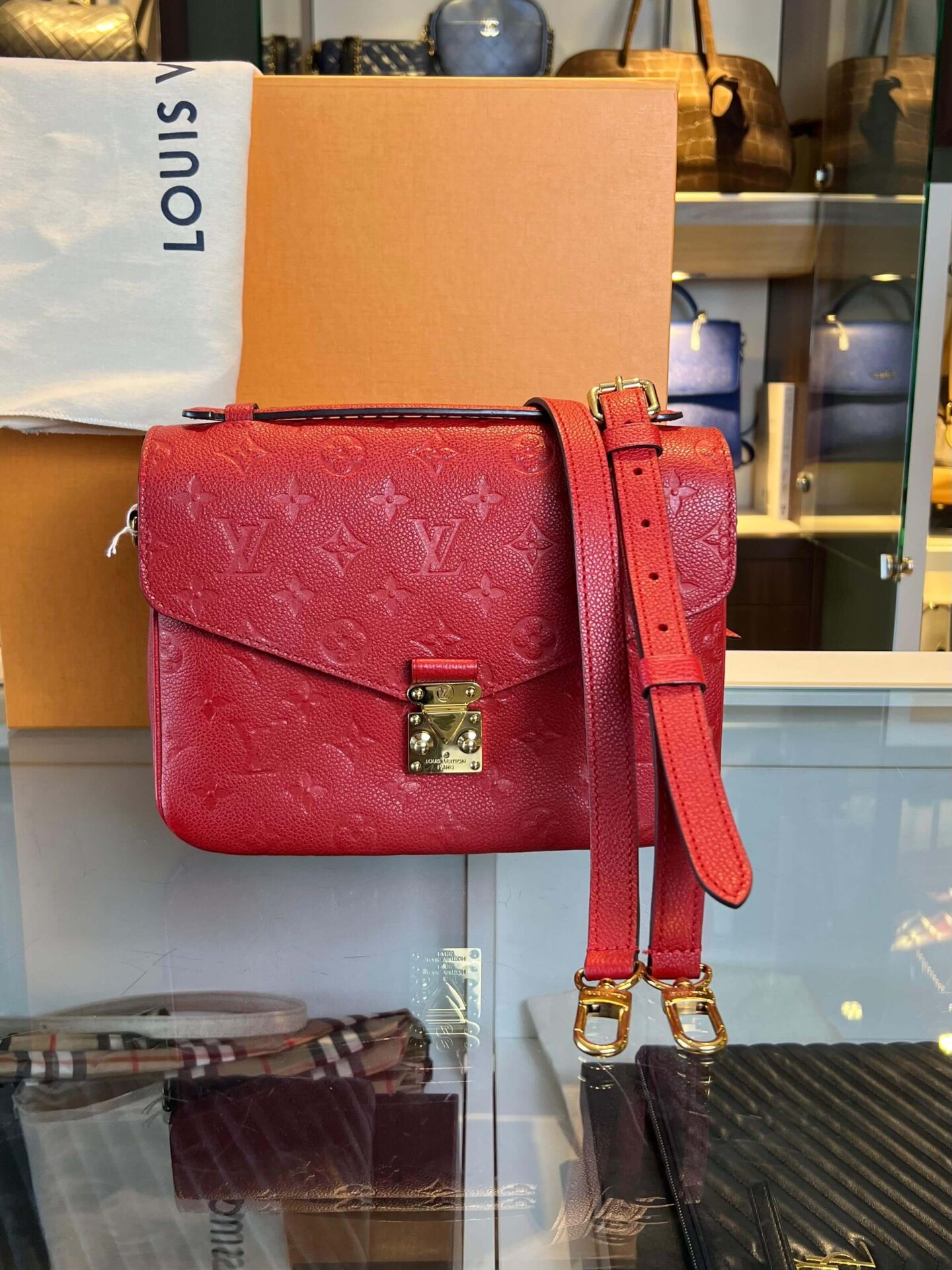 Louis Vuitton Pochette Métis