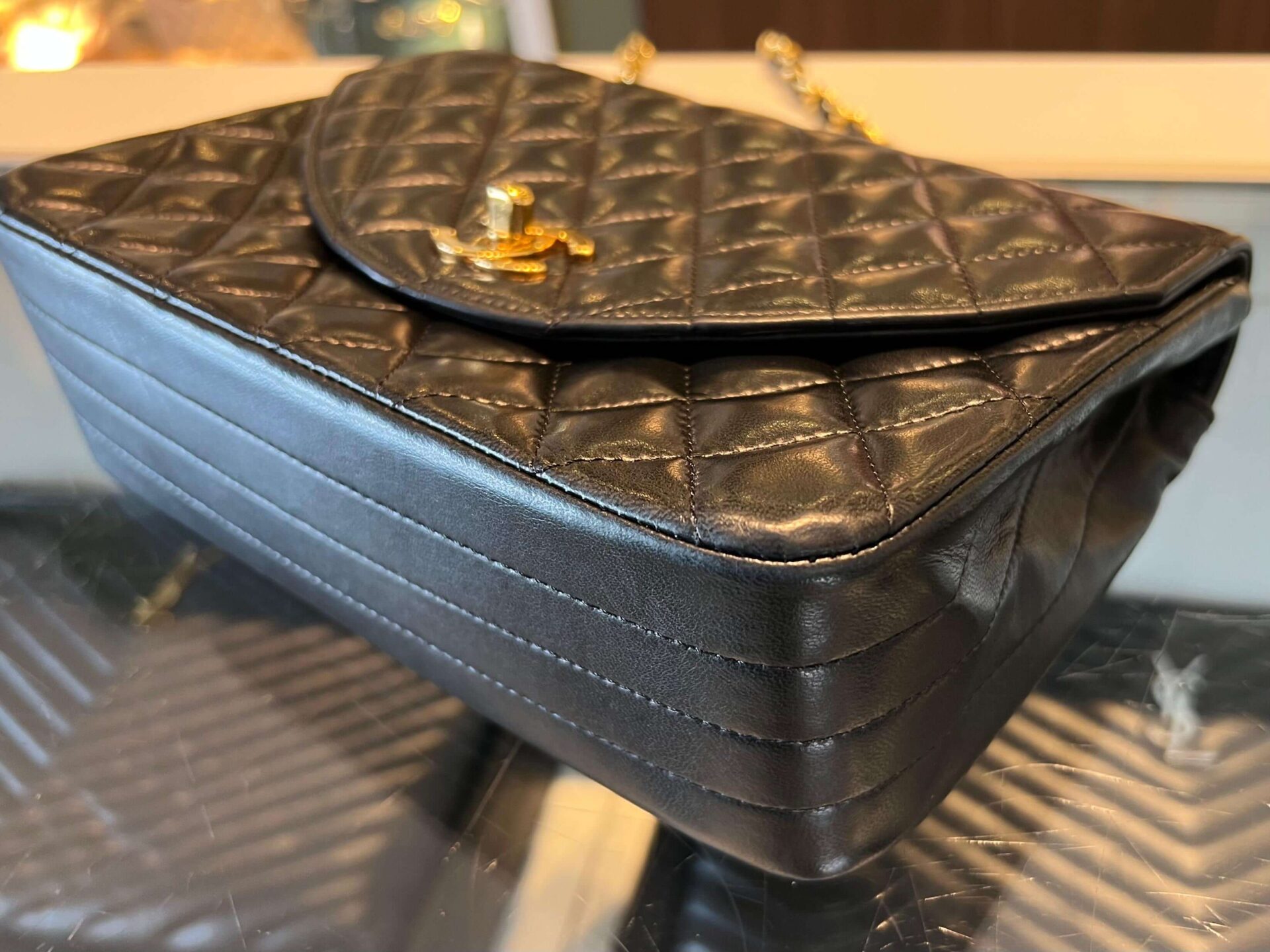 Chanel Half Moon Flap Bag - Afbeelding 17