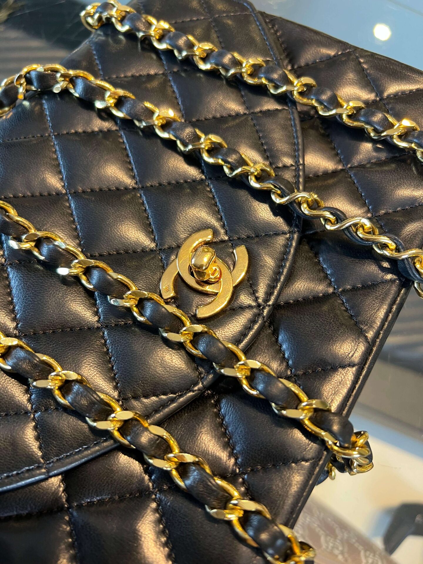 Chanel Half Moon Flap Bag - Afbeelding 16
