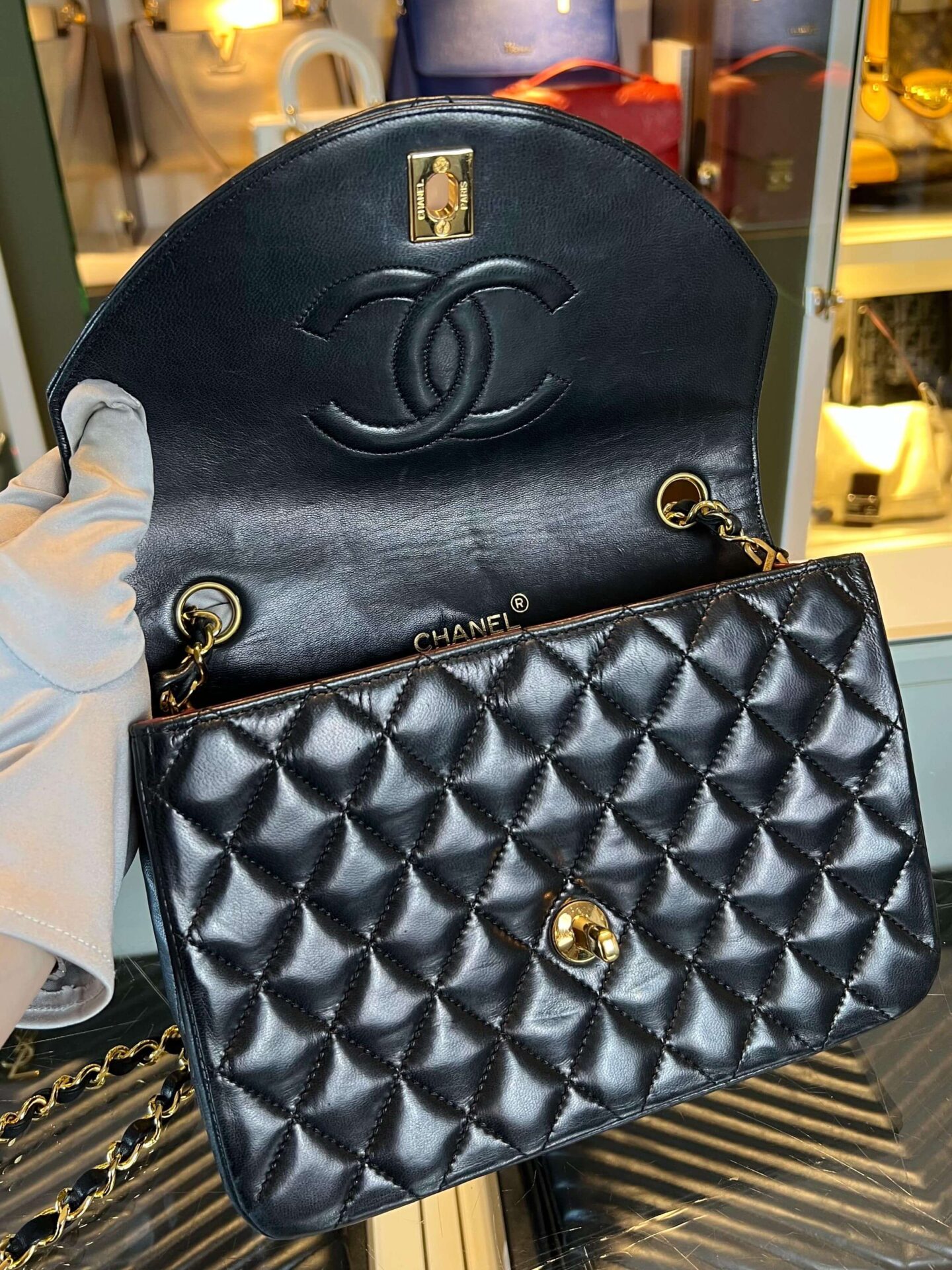 Chanel Half Moon Flap Bag - Afbeelding 15
