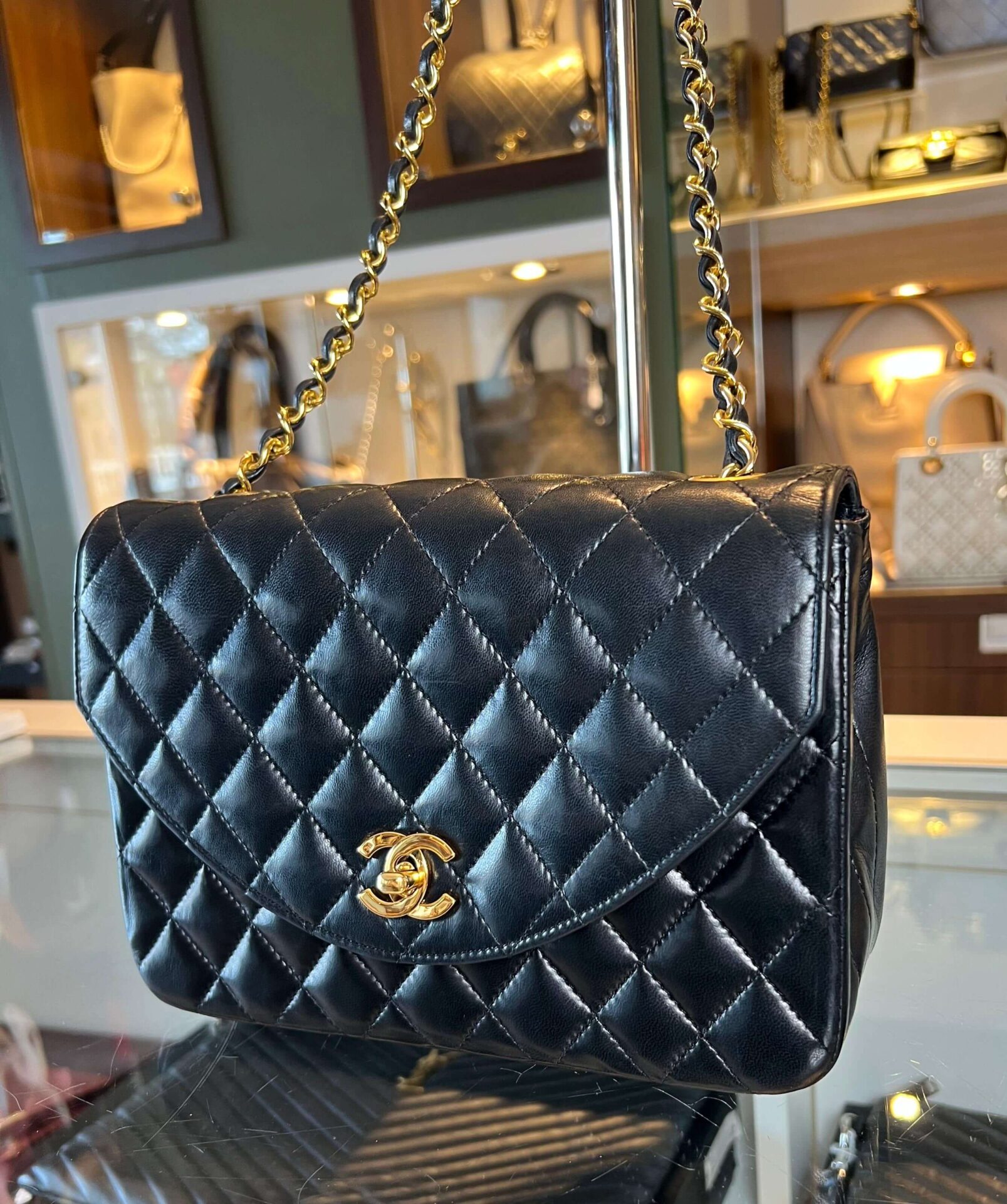 Chanel Half Moon Flap Bag - Afbeelding 6