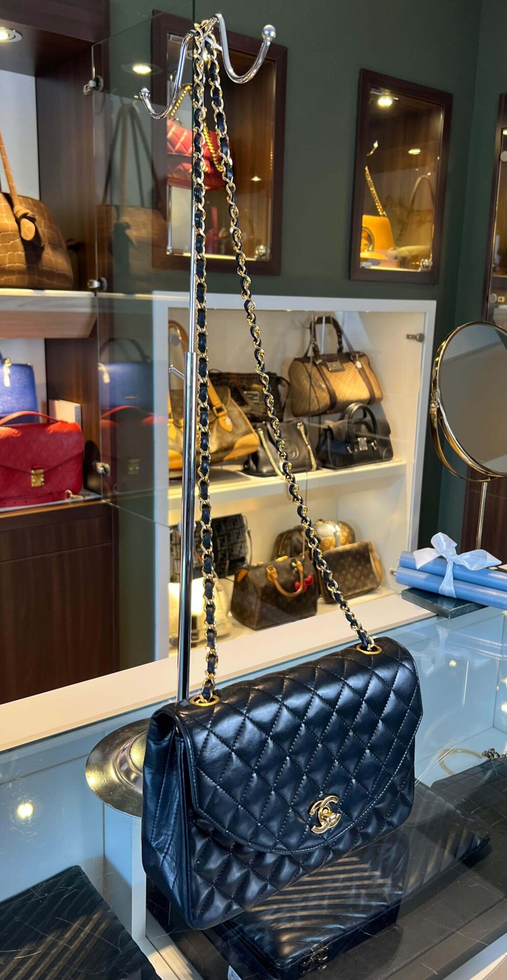 Chanel Half Moon Flap Bag - Afbeelding 25