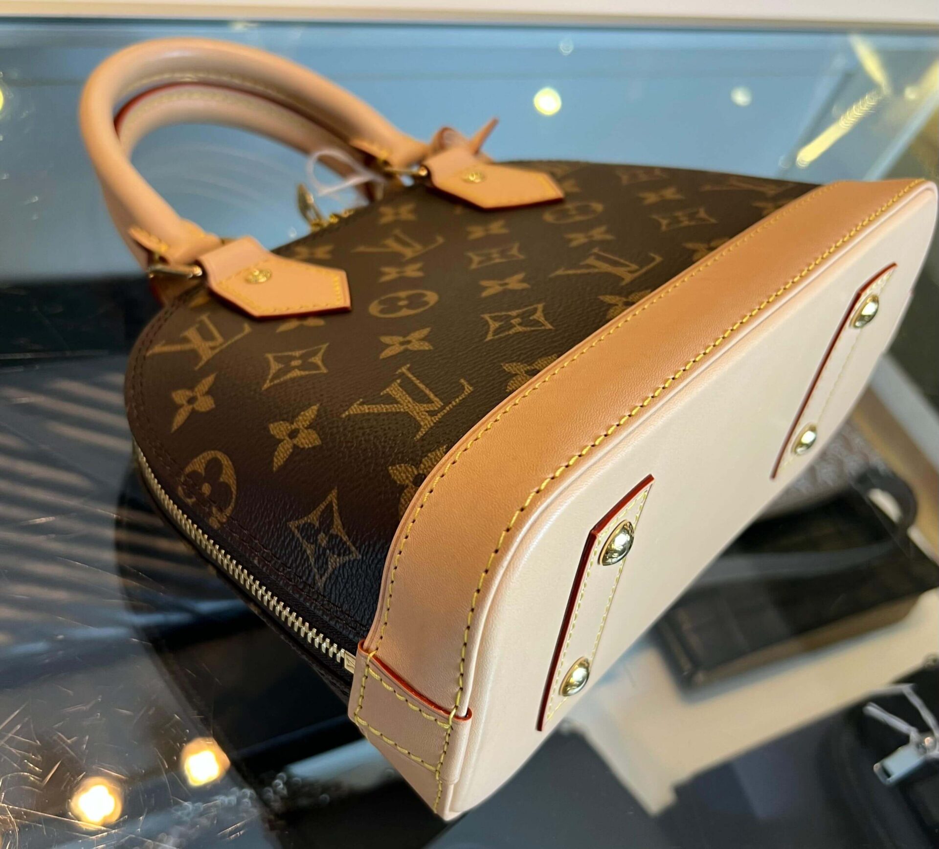 Louis Vuitton Alma BB monogram - Afbeelding 11