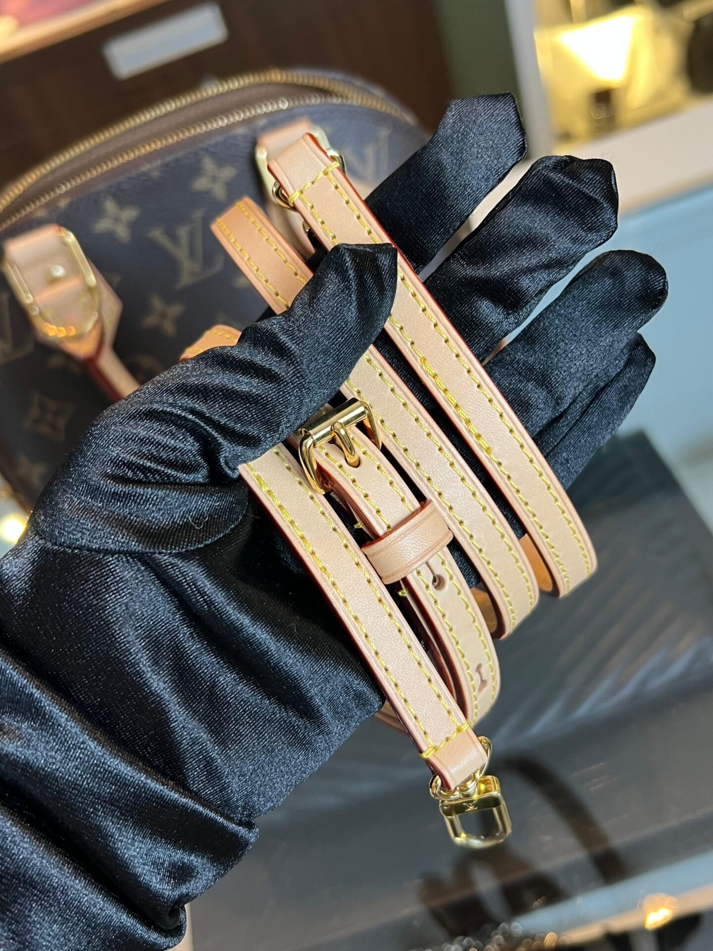 Louis Vuitton Alma BB monogram - Afbeelding 17
