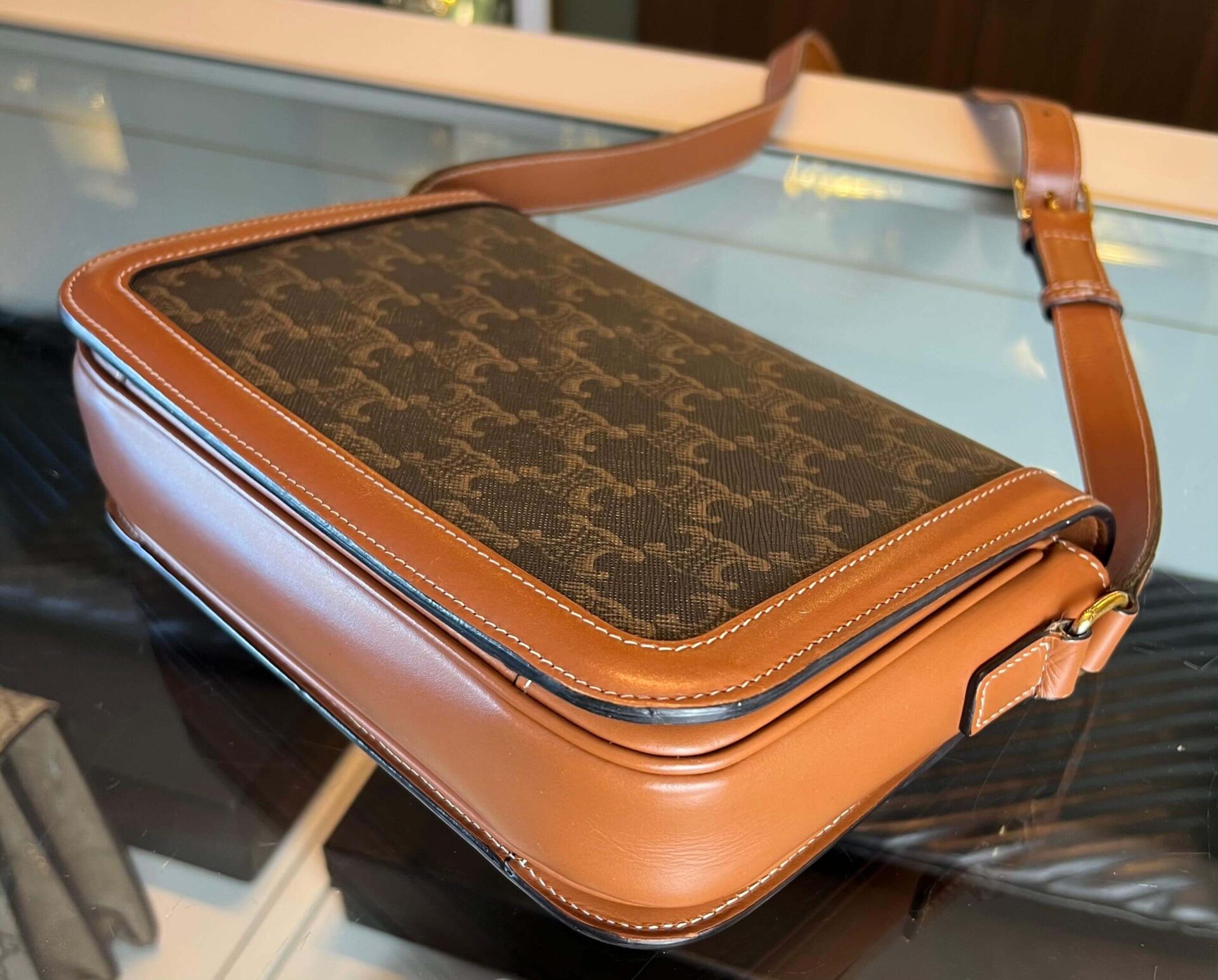 Céline Classique Triomphe Bag Medium - Afbeelding 14